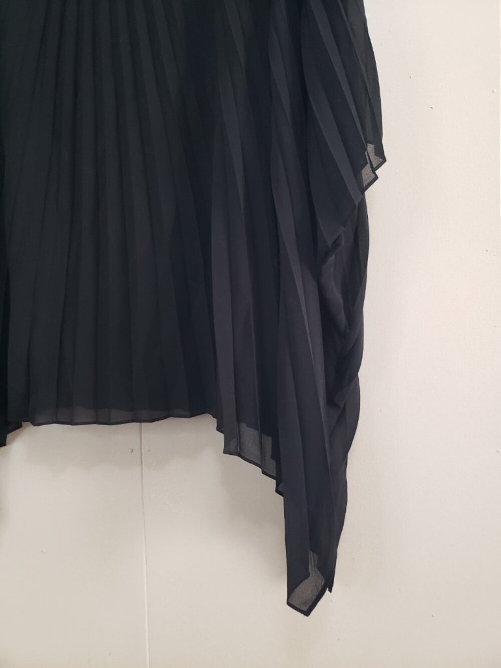 Roz & Ali Womens L Poncho Top Black Pleated Cold Shoulder Retro Elegant Evening - Picture 4 of 9